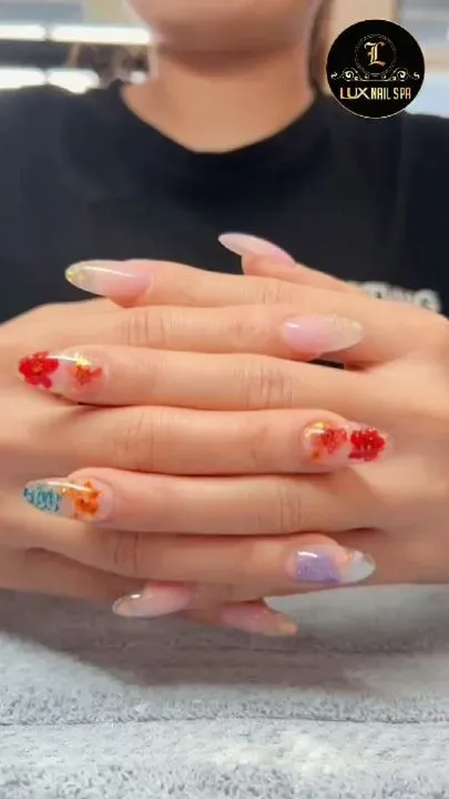https://cdn.salonspotlight.com/photos/YOZ6wATACSzeihL6bQ3h/05f513a7-5bfe-49eb-8747-b5326edf9dba_720x720