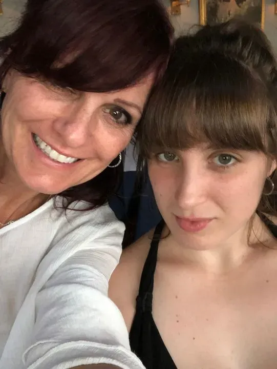 https://cdn.salonspotlight.com/photos/YPxNCfK8Y9istmDwShWT/814b477b-2daa-4398-96be-5015f29799f3_720x720