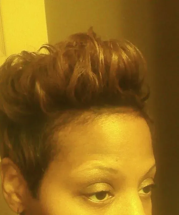 https://cdn.salonspotlight.com/photos/YSZqEOqfenApJM8fFECl/514a010c-f1df-482c-a22f-844c98dc2f85_720x720