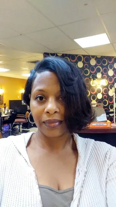 https://cdn.salonspotlight.com/photos/YSZqEOqfenApJM8fFECl/546d7451-99ed-41d6-b41d-89697ee22daa_720x720