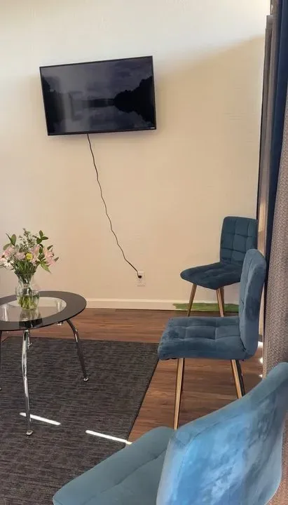 https://cdn.salonspotlight.com/photos/YTEVk77VKphFJ8YsXVih/48abe5b8-6071-4241-855d-c2cab04561a2_720x720