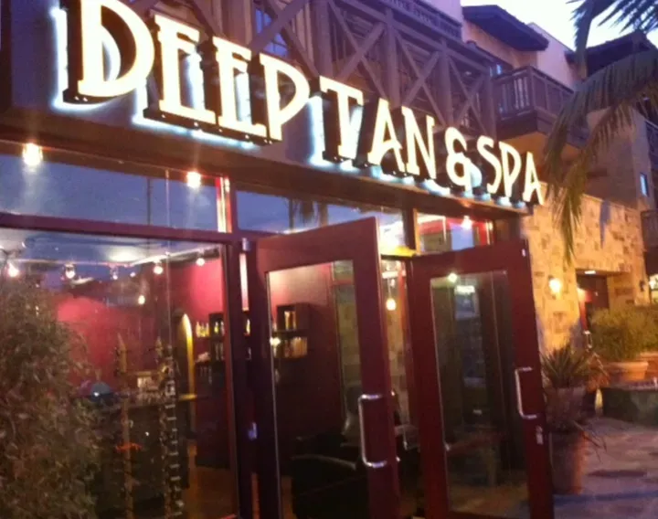 https://cdn.salonspotlight.com/photos/YTZw8DArSBwor89rEF2Q/4dfa0adf-de28-48cf-8c30-38c5de34412a_720x720