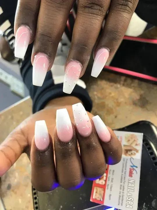 https://cdn.salonspotlight.com/photos/YTmr0uLyLIGunNlEI100/81c5a24e-469e-462b-bf2a-9ba29dcd4834_720x720