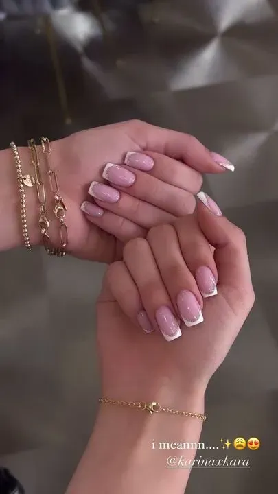 https://cdn.salonspotlight.com/photos/YU8zUgHcRIUtHEBSbDfK/139cd700-66af-4556-9511-c39aac893588_720x720