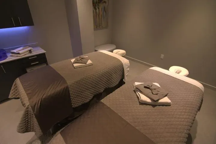https://cdn.salonspotlight.com/photos/YUGdepCQ7PQLyIcjZrlI/55c23362-e5b1-4393-ae1e-4dbff9782f66_720x720