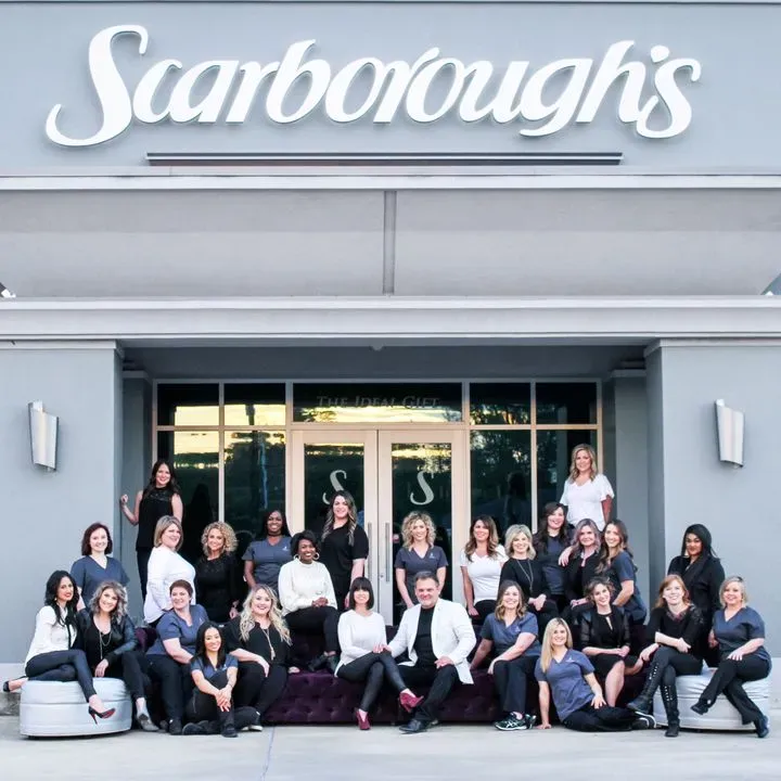 https://cdn.salonspotlight.com/photos/YUGdepCQ7PQLyIcjZrlI/a534b4e6-226d-4a63-aaca-7e9b1ed4bc47_720x720