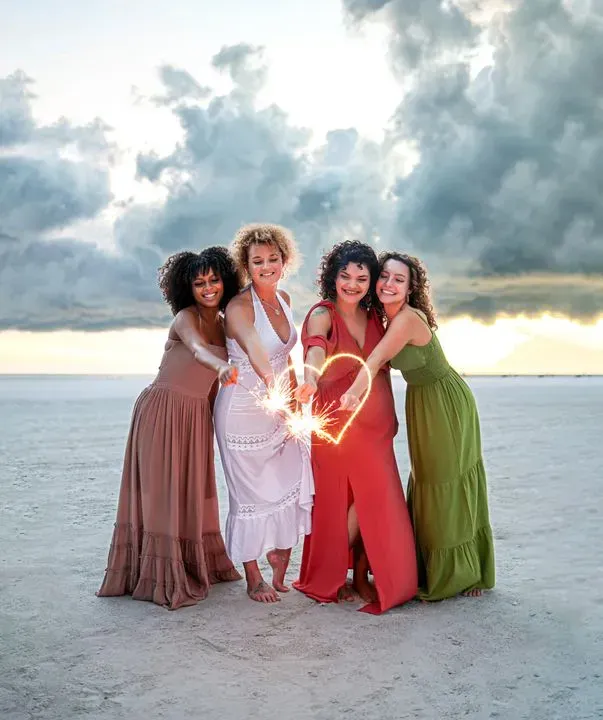 https://cdn.salonspotlight.com/photos/YWcUY3dyHeIe6Uj5fdtF/b8c89845-0187-481c-b626-307999d95b54_720x720