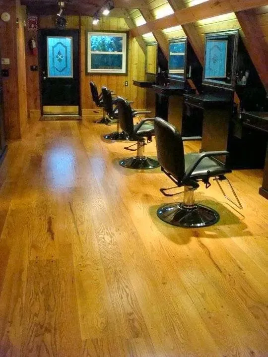 https://cdn.salonspotlight.com/photos/YY5WKiy3olyqBEQGajT0/ff862d26-c757-42b4-b855-69c97027b8f6_720x720