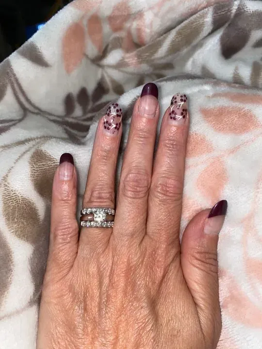https://cdn.salonspotlight.com/photos/YZOHsxErdDvCNwAhTUHe/0a4bad3a-8944-4293-ae7b-40eeab832971_720x720