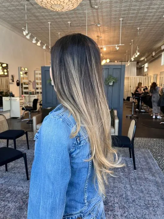 https://cdn.salonspotlight.com/photos/YcJHdy8iAE3c8LIi9t3r/9e0a31a9-896c-4ac6-bbcd-94440c911e5f_720x720