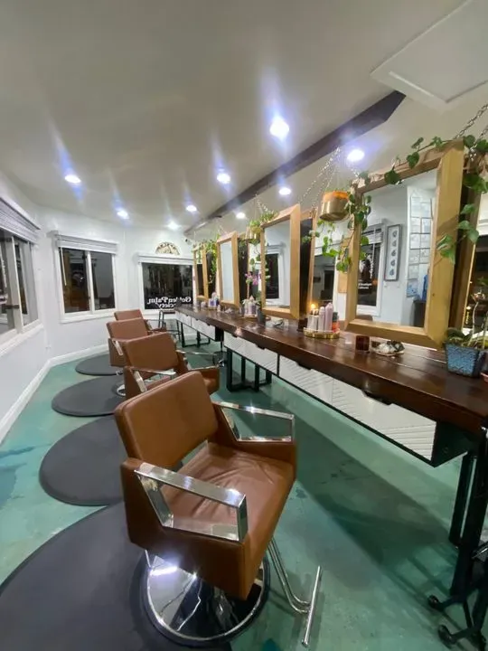https://cdn.salonspotlight.com/photos/YctFe0d6onuzUZ3gFfNA/c5d38970-3e93-4563-9af0-ae6a3b666bd0_720x720