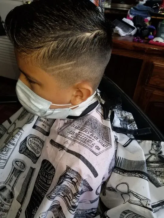 https://cdn.salonspotlight.com/photos/Ydj4ykDd27AmneW4Q8yb/3a5de177-2898-4ae1-9ad6-306a3974faa2_720x720