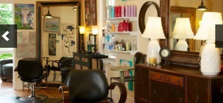 https://cdn.salonspotlight.com/photos/Yemiz4CQNTHFwhTw3w7k/a39aa7b9-2411-45fe-98c9-75321f29b989_720x720