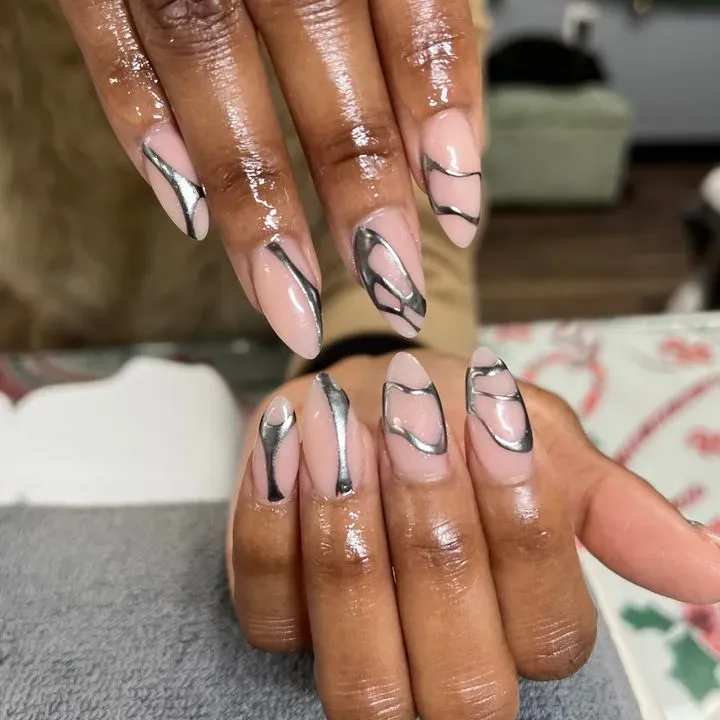 https://cdn.salonspotlight.com/photos/Yev8EaIsLDzv4doj3gz3/7fa34446-d0f6-4b0c-9902-c49ab6695e55_720x720