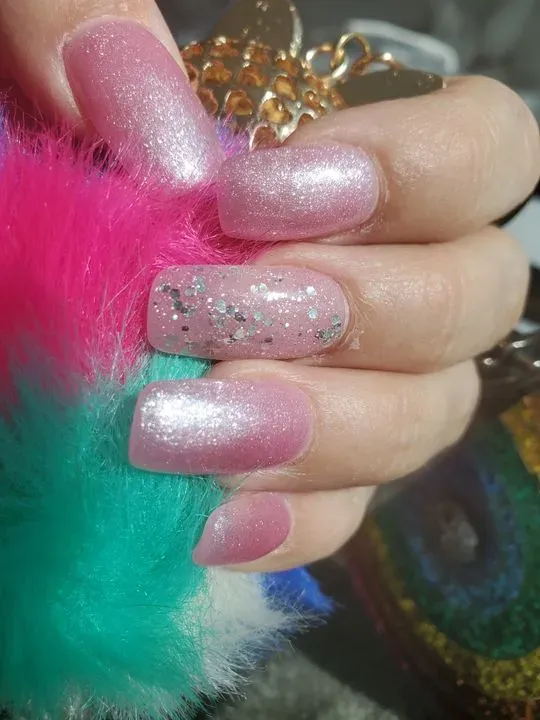 https://cdn.salonspotlight.com/photos/YfWy93r09qDiD8yIppMC/69d302ed-8b68-407c-8601-98018f6cb392_720x720