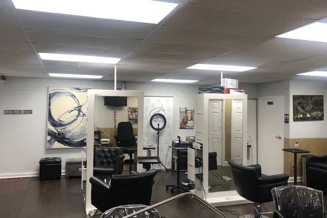 https://cdn.salonspotlight.com/photos/YiPO1piIosqGWZO0KANR/269f05a4-7224-44b7-b27a-d4ca35b56aa0_720x720