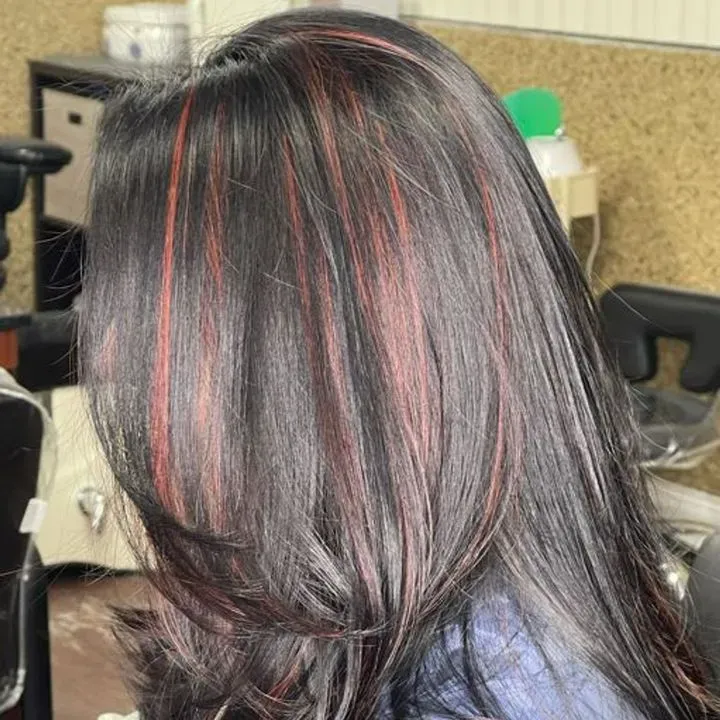https://cdn.salonspotlight.com/photos/YiPO1piIosqGWZO0KANR/cd49baad-76f8-4c88-8aaa-9886dbf37cd9_720x720