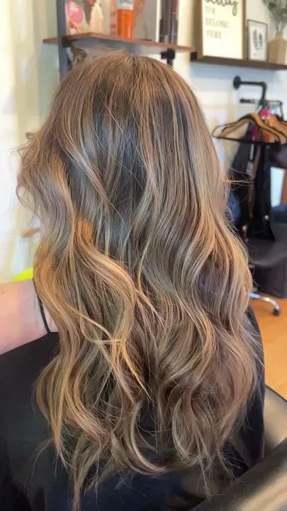 https://cdn.salonspotlight.com/photos/YimujqvDB5vhiRDTaePm/9dda2e90-5ac7-4979-a4d6-35f7133ae2dc_720x720