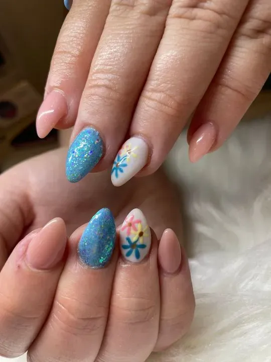 https://cdn.salonspotlight.com/photos/Yj7PvWcdx6GQU3IOLQTt/a75fb83f-49bc-4757-a3fd-d30a532a540d_720x720