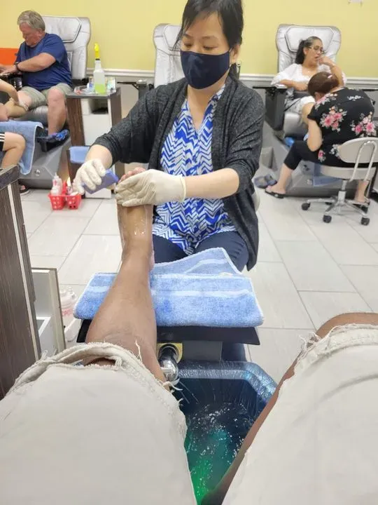 https://cdn.salonspotlight.com/photos/YpmLn2Ij1TmbwB0Nn3Zp/36705f72-fa90-446e-8147-e9f9392d66ec_720x720