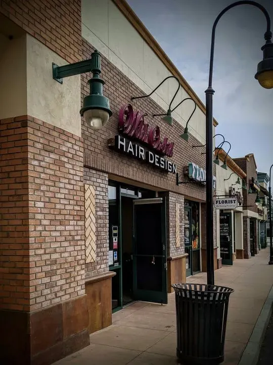 https://cdn.salonspotlight.com/photos/Yqh0mibCXjTtA1qvGfSj/0474948b-5349-44c6-8b16-9fd552e50b5c_720x720