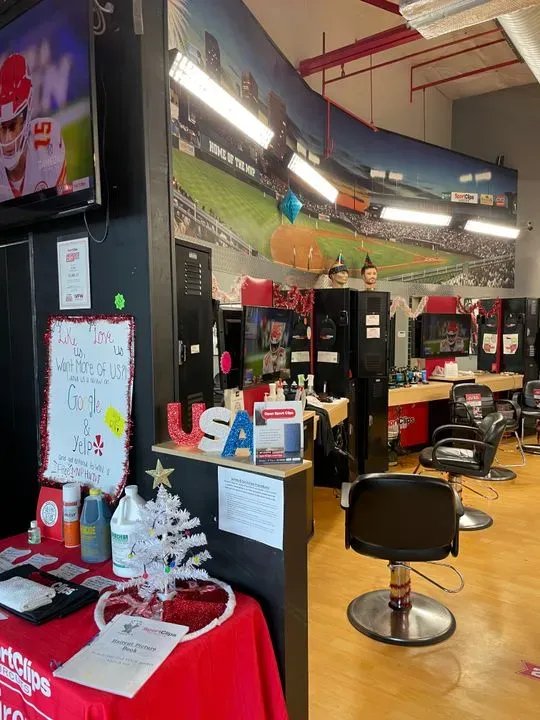 https://cdn.salonspotlight.com/photos/YrvHEKWniyxxYsnOv6FU/4f0f5e5b-deb8-4ca8-9f9d-d687ef47beff_720x720