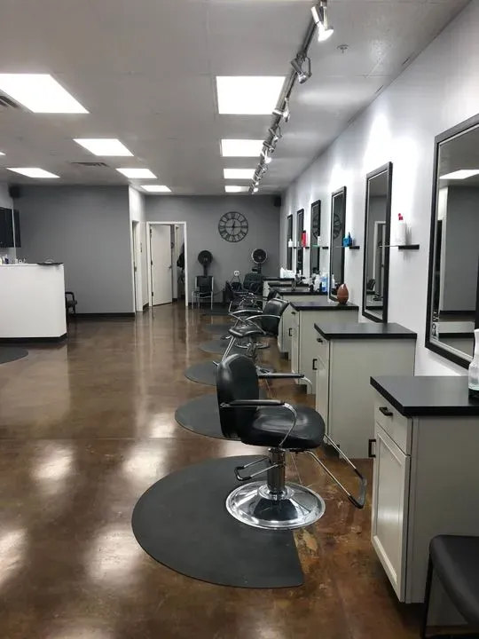 https://cdn.salonspotlight.com/photos/YsiAVvuqkG7IvdQUEUNT/85d2c6d4-6348-4403-800b-3870b8f4dd1e_720x720