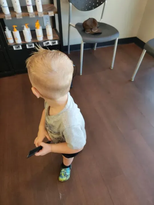 https://cdn.salonspotlight.com/photos/YskBI4LZrD2JXPwiBEpN/14590dee-8498-452b-b18b-5fe881326403_720x720
