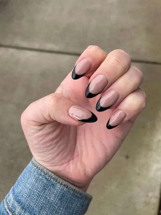 https://cdn.salonspotlight.com/photos/Yt7Ga2oCwRGSU8Hvk6hI/a80147ac-8112-4ac1-ba6e-6124fdaaaa93_720x720