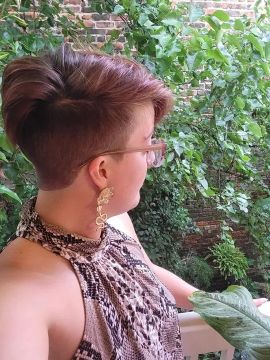 https://cdn.salonspotlight.com/photos/YtC1w9k5KJT4tIJcYF4l/3950e710-0f52-4a1b-9e06-8ada5a62205a_720x720