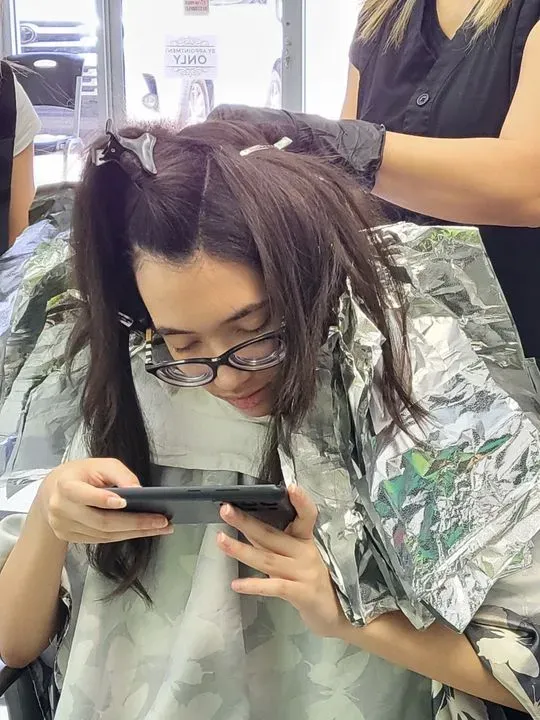 https://cdn.salonspotlight.com/photos/YtC1w9k5KJT4tIJcYF4l/451e2e9a-9d78-4a5a-8a71-57d20a6af1f7_720x720