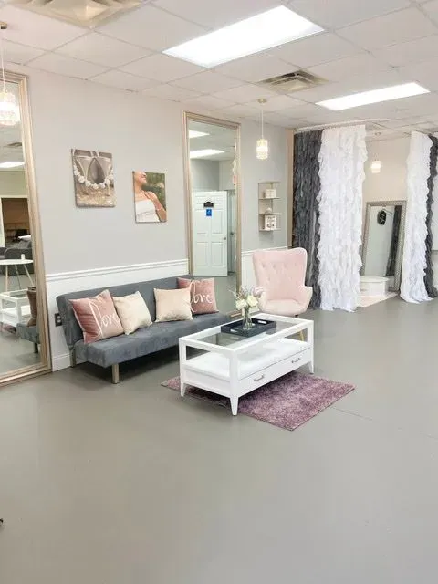 https://cdn.salonspotlight.com/photos/YuBgaTapXGdZRHLA9I16/37ca97ec-8219-4abe-87f2-c9c9fb37cf44_720x720