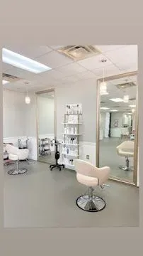 https://cdn.salonspotlight.com/photos/YuBgaTapXGdZRHLA9I16/adcbbd84-4934-40e5-94fd-922de4d45149_720x720