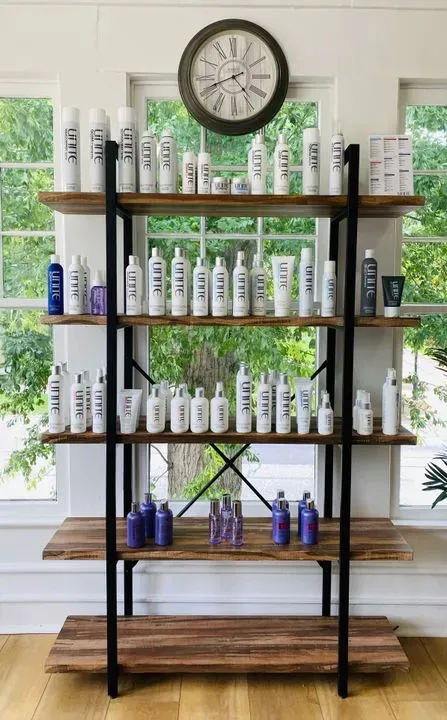 https://cdn.salonspotlight.com/photos/YuBgaTapXGdZRHLA9I16/d44ec9a0-41ad-494b-90ca-f5164374b0d9_720x720