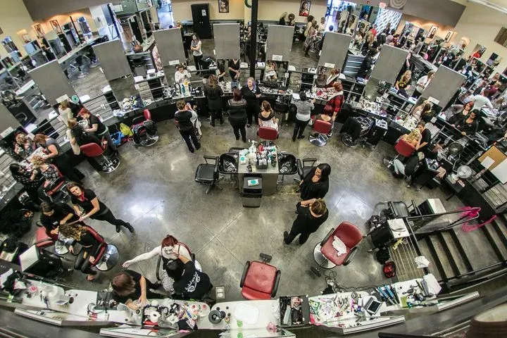 https://cdn.salonspotlight.com/photos/YuGqNeRrlnzasHzeiubd/04705804-191f-46f2-9843-47f76f4622eb_720x720