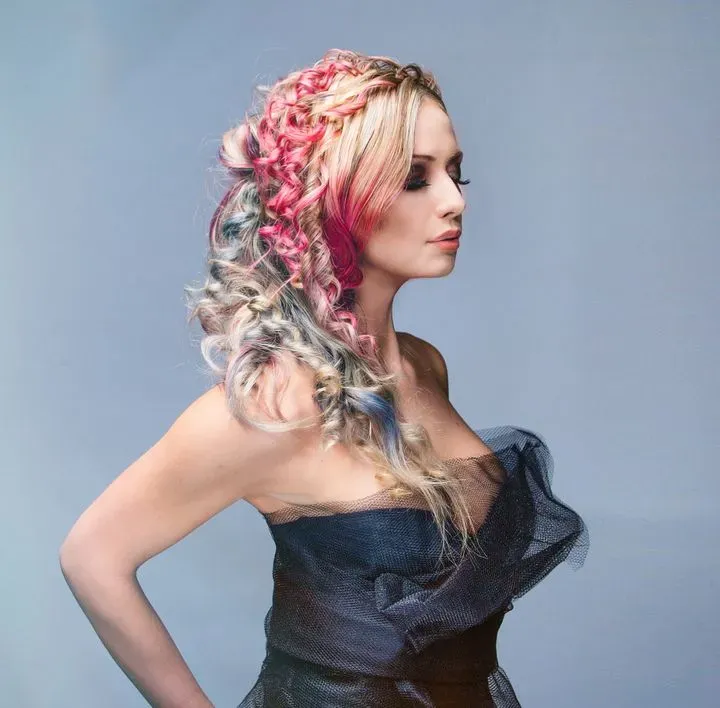 https://cdn.salonspotlight.com/photos/YuGqNeRrlnzasHzeiubd/561218e3-1b12-4206-ba82-2a70d7018303_720x720