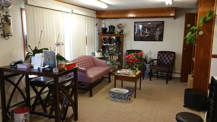 https://cdn.salonspotlight.com/photos/Yw0p5AddVkME6R1oau74/57b6fb91-c270-4cb7-a5be-8bfc85036fdc_720x720