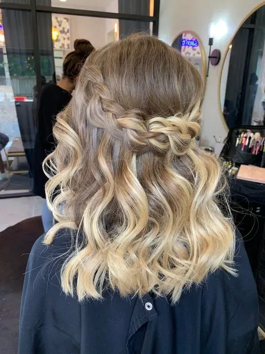 https://cdn.salonspotlight.com/photos/Ywwcgckx9BVX6KYGlpCD/9bdd372f-b459-4659-af8d-1c8201251a57_720x720