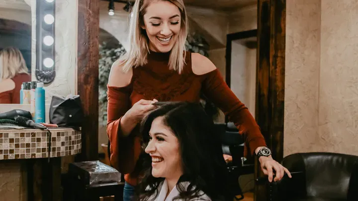 https://cdn.salonspotlight.com/photos/Ywwcgckx9BVX6KYGlpCD/c2e9dd26-e9c0-4847-8d9a-6577a7189f44_720x720