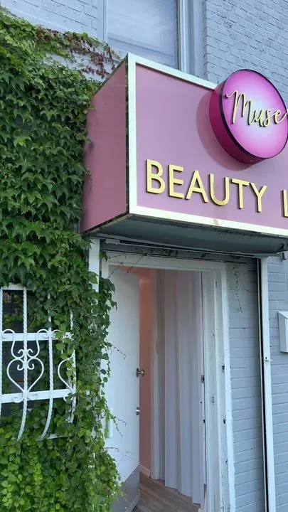 https://cdn.salonspotlight.com/photos/YxybibTNEPSEuZgv3Xgn/6e4f88b9-85b2-43ea-816e-3e6e0f6ed10e_720x720