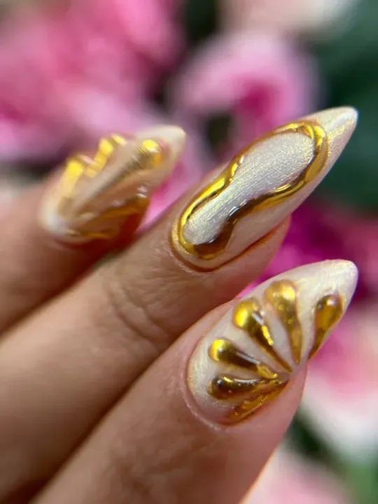 https://cdn.salonspotlight.com/photos/YxybibTNEPSEuZgv3Xgn/85890f25-ce76-43ce-9e35-7271f7be8908_720x720