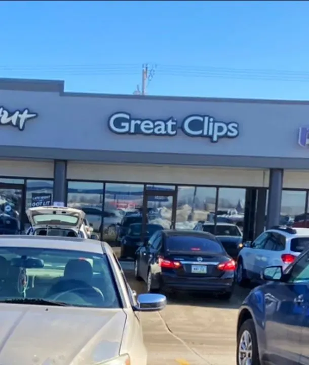 https://cdn.salonspotlight.com/photos/Z0EGqDL37H65Thy7mmT5/4a7c4163-250c-415f-98f2-bc9f92e34d87_720x720