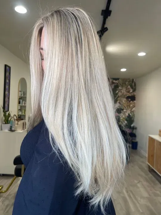 https://cdn.salonspotlight.com/photos/Z8m8K77V4FY02AoV9ES5/30eda87b-3e63-4a63-b1a5-d9d1c1087aac_720x720