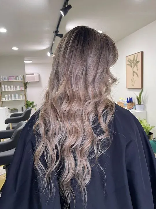 https://cdn.salonspotlight.com/photos/Z8m8K77V4FY02AoV9ES5/629fe5f0-9c09-47cb-a890-822154db5e22_720x720