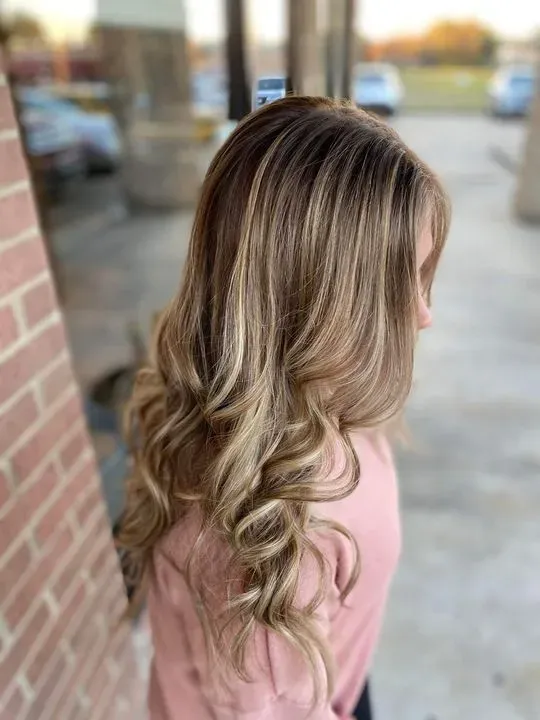https://cdn.salonspotlight.com/photos/Z90iMfX667mFvNUSjXNU/4593f0b2-bb8a-40ce-9f83-c8a5c2cc9e3b_720x720