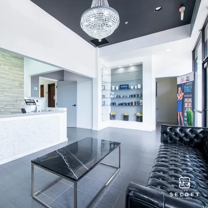 https://cdn.salonspotlight.com/photos/ZB8wMujz59Lj2rkBHWwd/7c62fbe2-ef90-4595-94e6-ff8a5343a19a_720x720