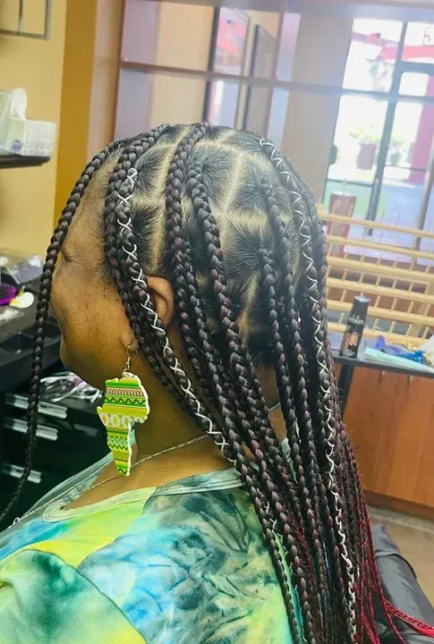 https://cdn.salonspotlight.com/photos/ZBQesegHHHzdf9qIhlbq/83423b93-f1c9-454f-af36-fb66eb05b9cb_720x720