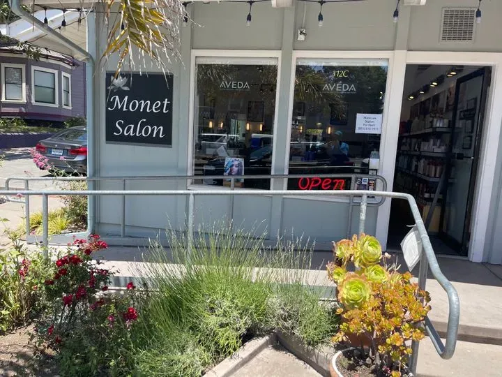 https://cdn.salonspotlight.com/photos/ZBpz6gUjKLQr518uiZB4/fc3ecd7f-e3f2-4bc8-884c-6ea6f8fec250_720x720