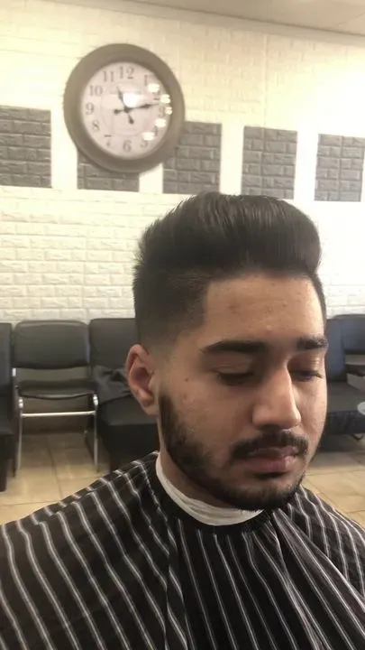 https://cdn.salonspotlight.com/photos/ZC36c8Yi6OqIytN5qJ3B/c9251f09-7989-4d35-a2fc-a7676659f9fe_720x720
