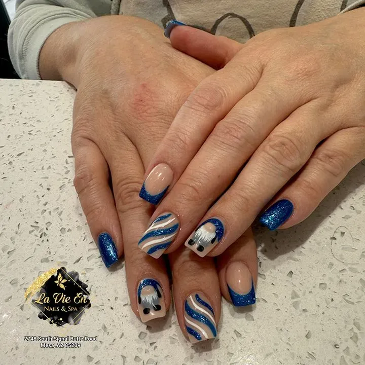 https://cdn.salonspotlight.com/photos/ZDSztvEnBmUPKlzXqhl4/d4e8643f-3e31-4d56-9f36-ab251ce7f290_720x720
